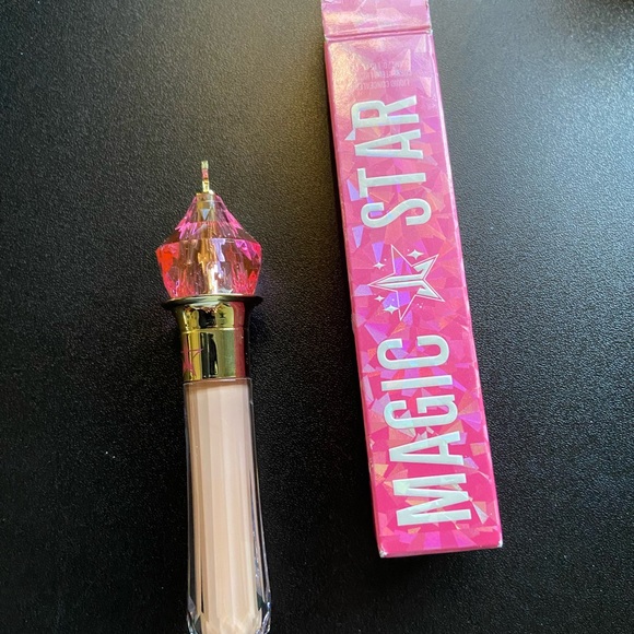 MAGIC STAR Concealer - Picture 2 of 7